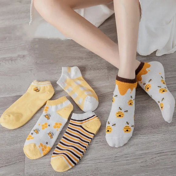 5 Pack of Bee Themed Socks NWT - Picture 1 of 7